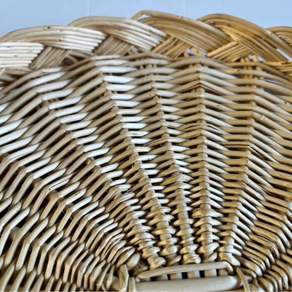 Round Woven Natural Rattan Basket with Handle - Rustic Farmhouse Style - Picture 4 of 10